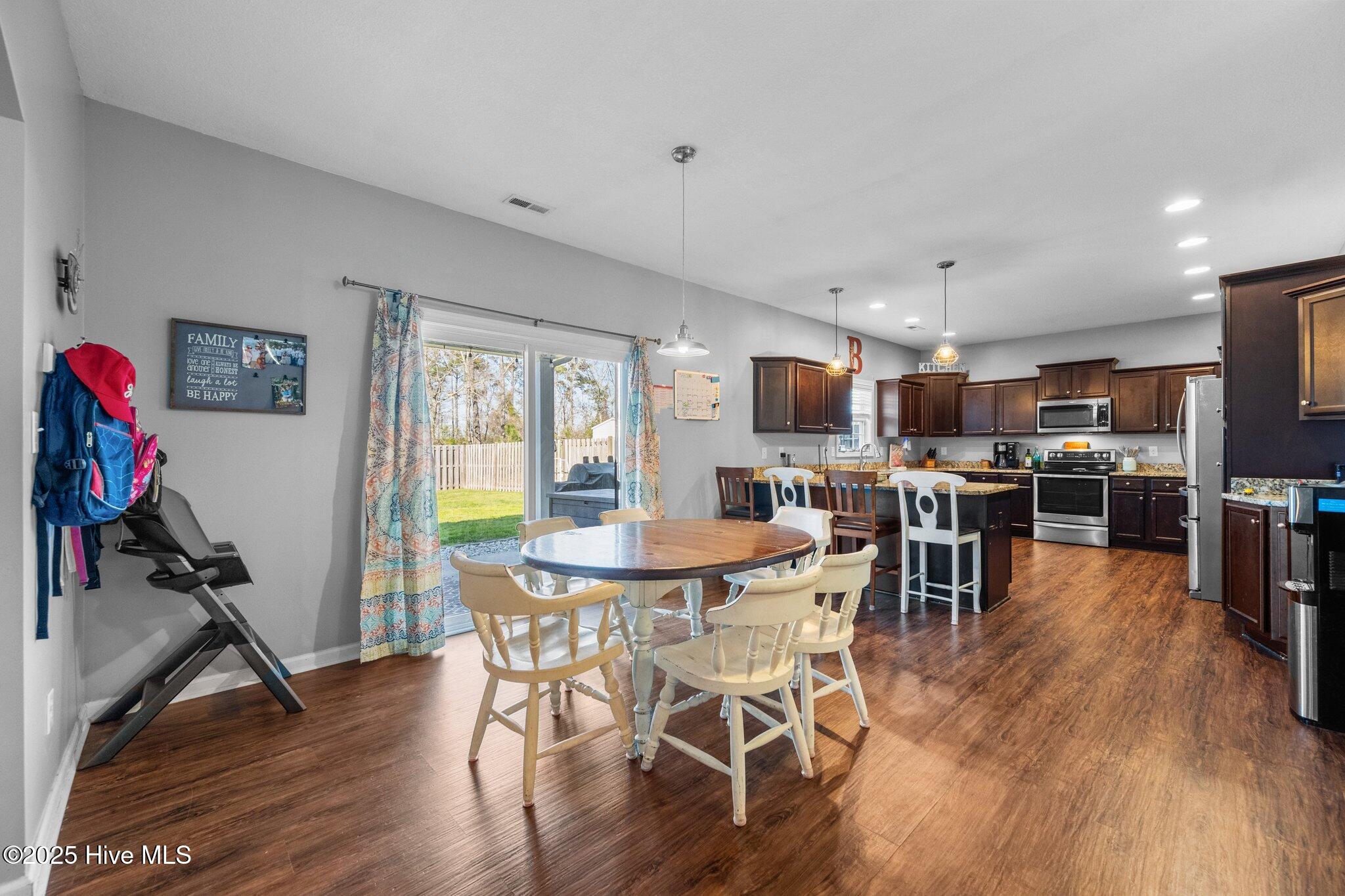 337 Merin Height Road Jacksonville, NC 28546 - Photo 9 of 49 10-web-or-mls-_RAD4877