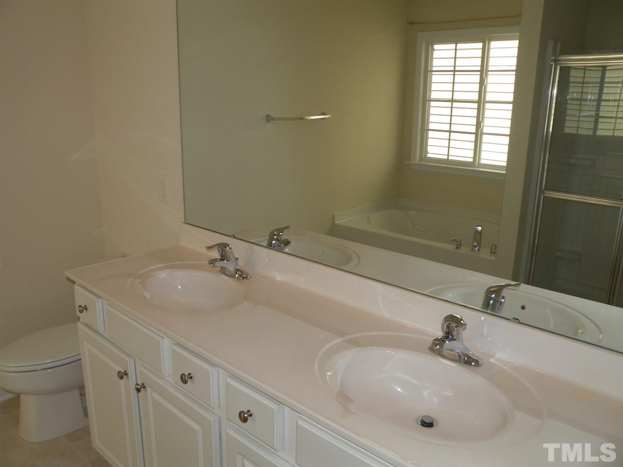 2016 Kilarney Ridge Loop Cary, NC 27511 - Photo 15 of 25 Gallery Image 15