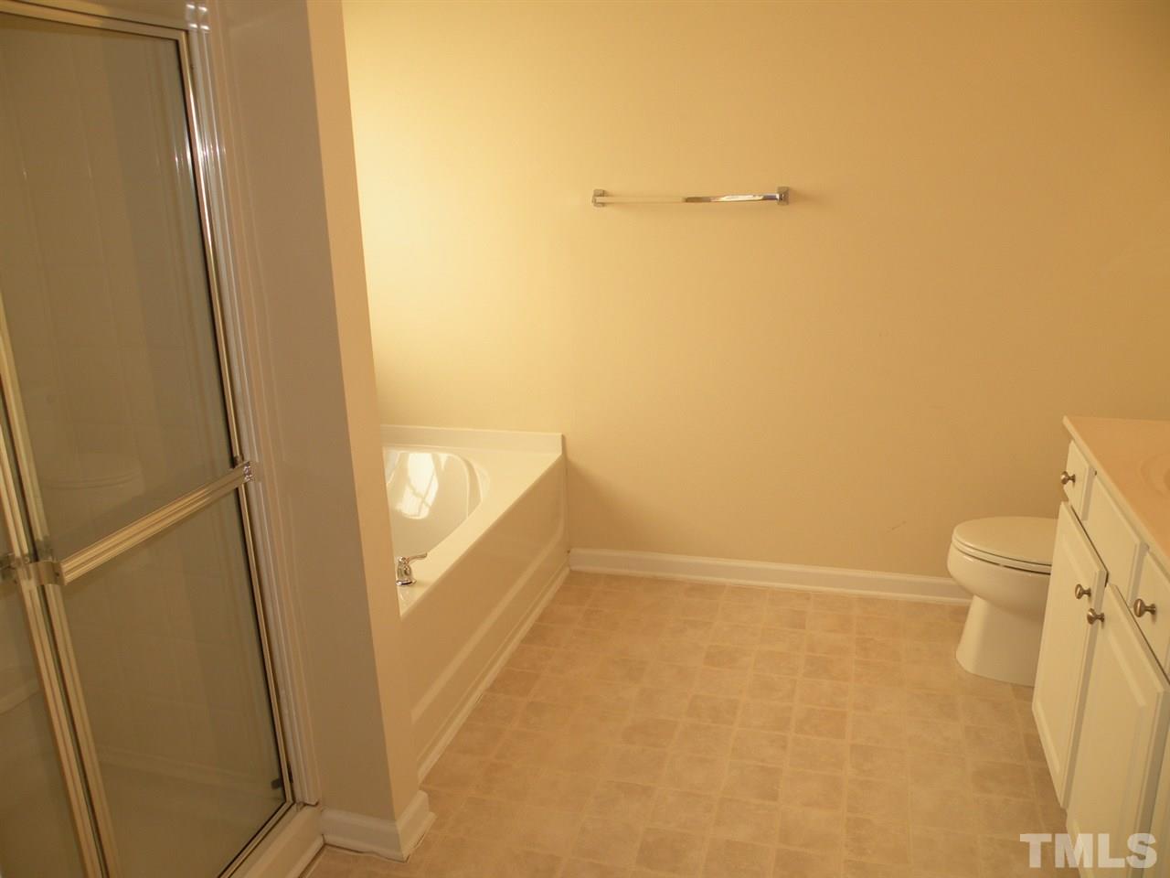 2016 Kilarney Ridge Loop Cary, NC 27511 - Photo 17 of 25 Gallery Image 17