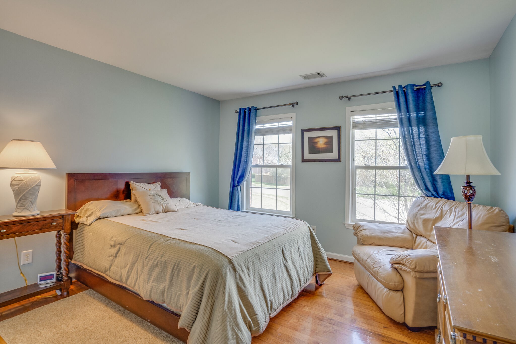 305 Knowle Place Franklin, TN 37069 - Photo 18 of 34 a bedroom with a bed and a window