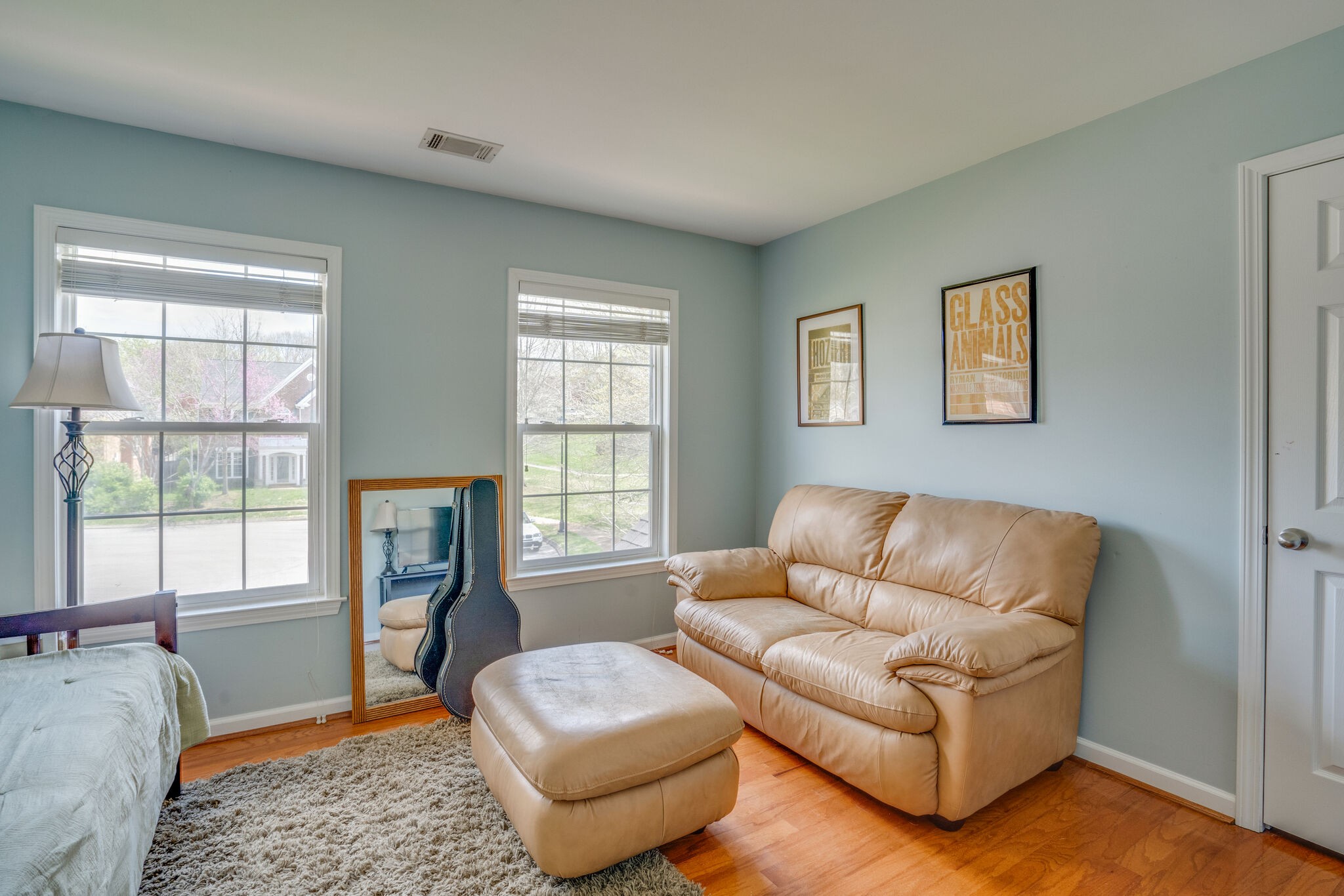 305 Knowle Place Franklin, TN 37069 - Photo 25 of 34 a living room with furniture and a window
