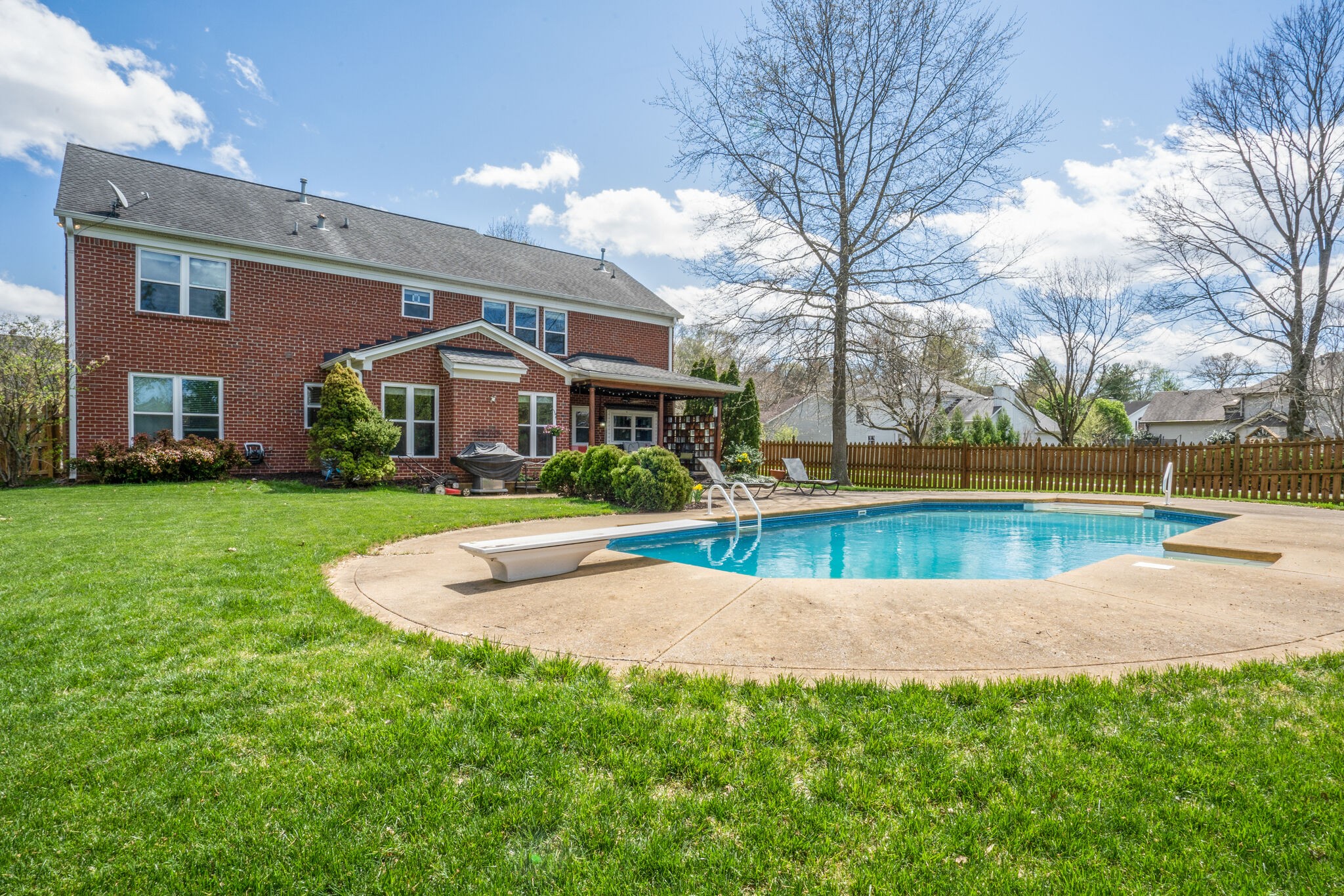 305 Knowle Place Franklin, TN 37069 - Photo 32 of 34 a view of a house with a yard