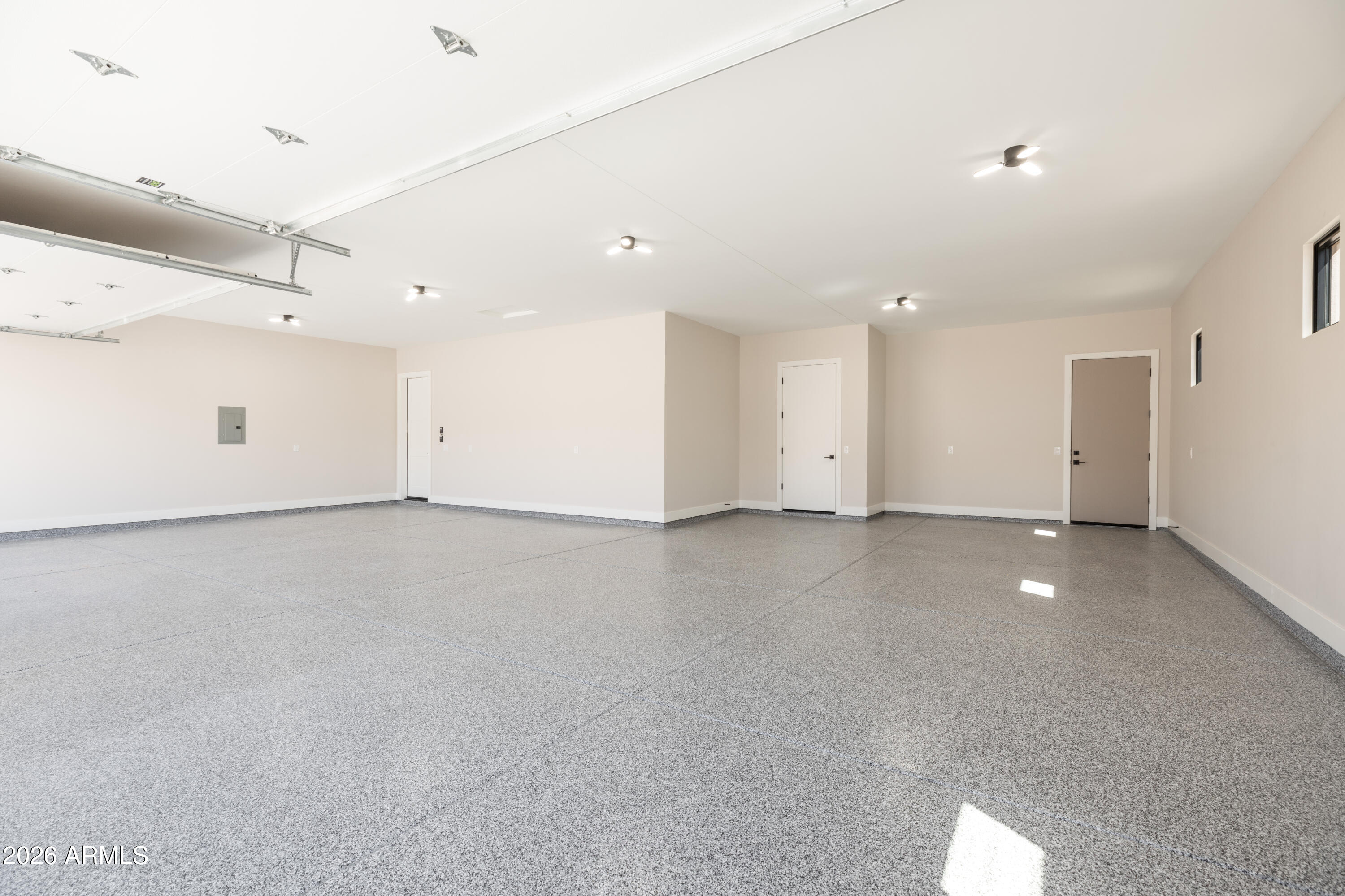 544 East Amber Sun Drive Phoenix, AZ 85085 - Photo 5 of 50 4+ Car Garage