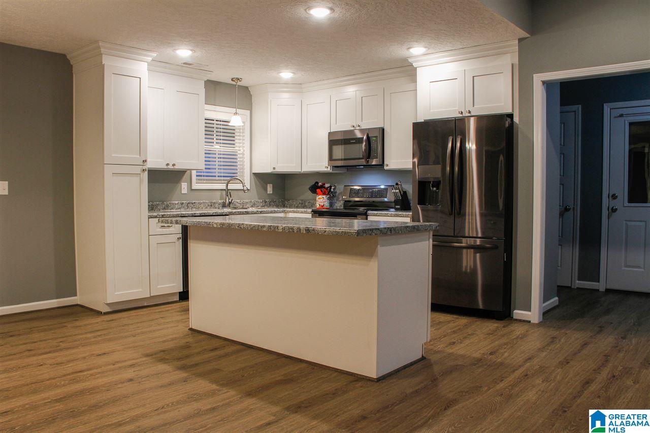 403 Henry Road Southwest Jacksonville, AL 36265 - Photo 5 of 28