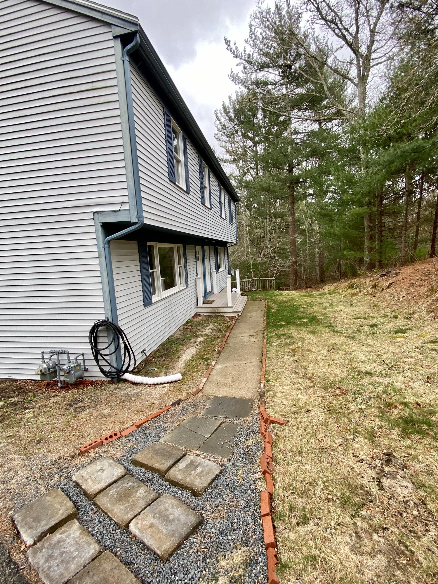 24 Cliff Road Bourne, MA 02532 - Photo 5 of 37 A30ABBA0-525D-4CE7-9323-DEE99B30B0FE