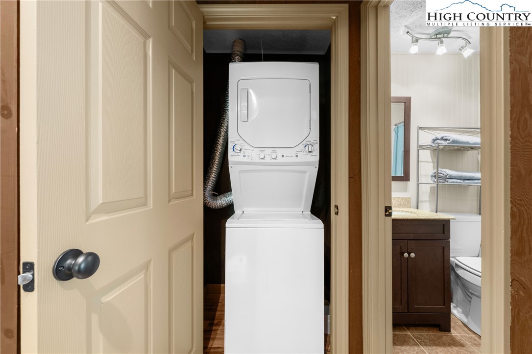 315 Timber Ridge Road, Unit A3 Sugar Mountain, NC 28604 - Photo 26 of 27 a bathroom with a toilet and a shower