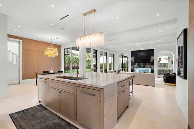 $13,000,000 | 3649 Chevy Chase Drive, Houston, TX 77019