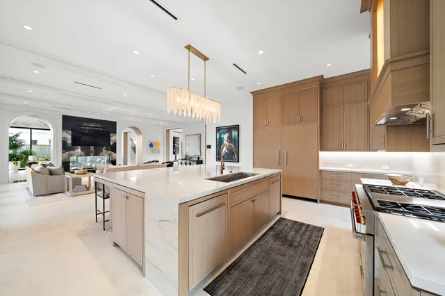 $13,000,000 | 3649 Chevy Chase Drive, Houston, TX 77019