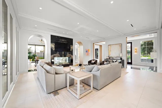 $13,000,000 | 3649 Chevy Chase Drive, Houston, TX 77019