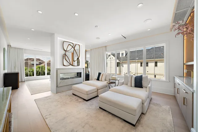 $13,000,000 | 3649 Chevy Chase Drive, Houston, TX 77019