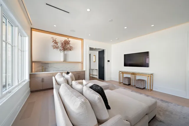 $13,000,000 | 3649 Chevy Chase Drive, Houston, TX 77019