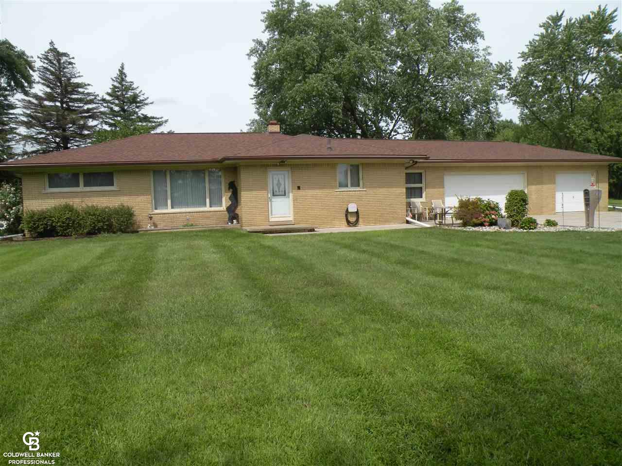 9490 Big Hand Road Columbus, MI 48063 - Photo 1 of 31