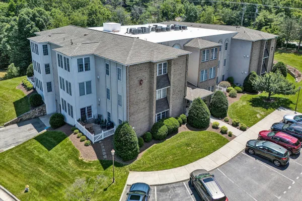 $289,000 | 4825 Glen Ivy Lane Southwest, Unit 105, Roanoke, VA 24018