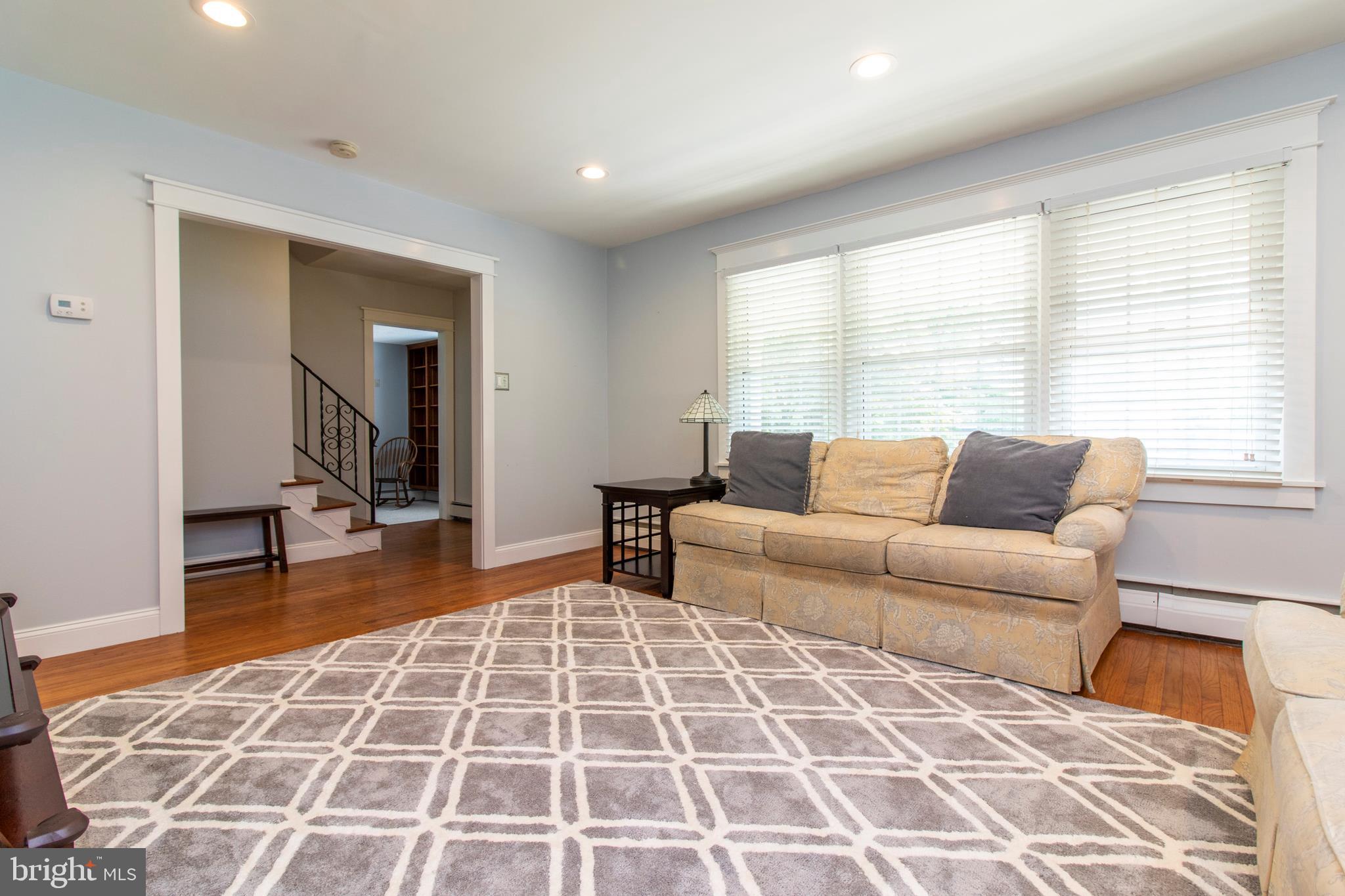 904 Jode Road Norristown, PA 19403 - Photo 4 of 24 Gallery Image 4