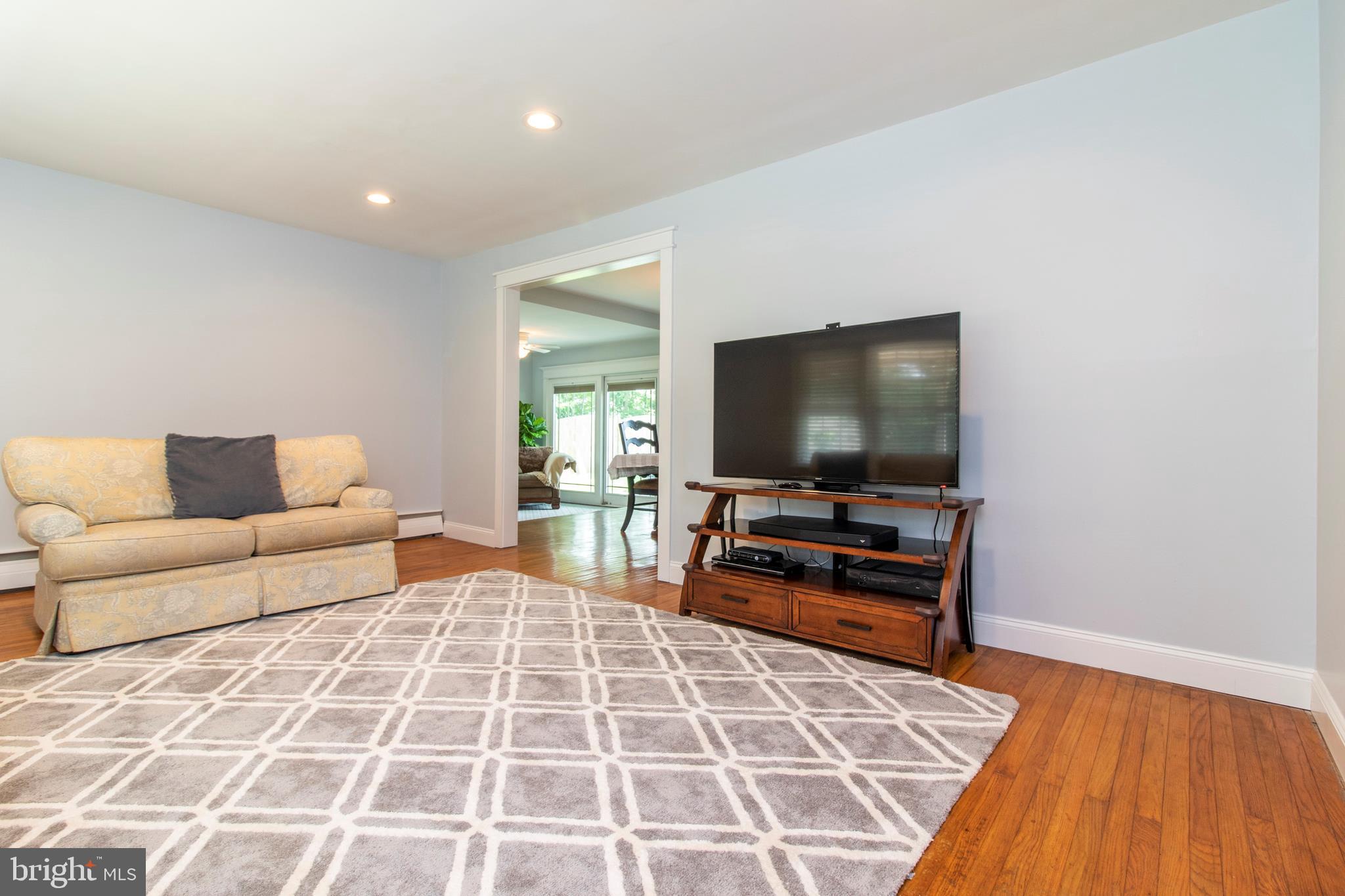 904 Jode Road Norristown, PA 19403 - Photo 6 of 24 Gallery Image 6