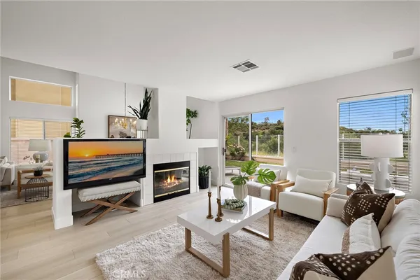 $1,299,900 | 50 Blanco, Lake Forest, CA 92610