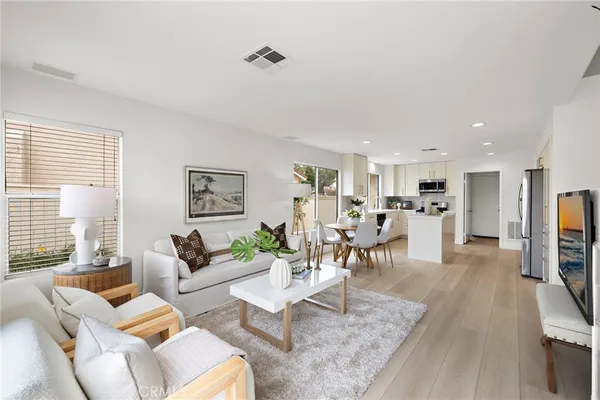 $1,299,900 | 50 Blanco, Lake Forest, CA 92610