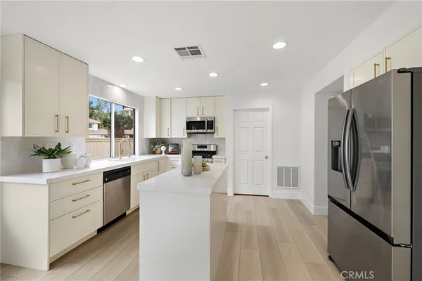 $1,299,900 | 50 Blanco, Lake Forest, CA 92610