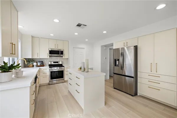 $1,299,900 | 50 Blanco, Lake Forest, CA 92610