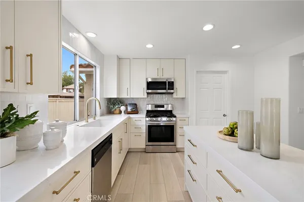 $1,299,900 | 50 Blanco, Lake Forest, CA 92610