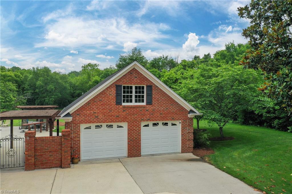 8056 Glengarriff Road Clemmons, NC 27012 - Photo 40 of 50 Gallery Image 40