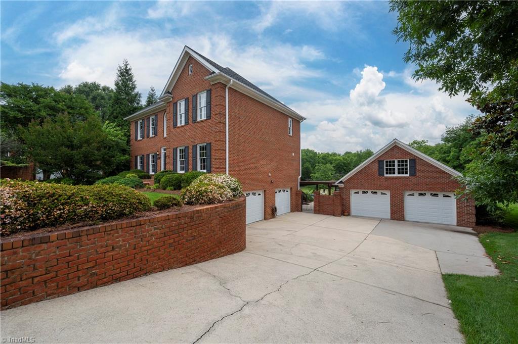 8056 Glengarriff Road Clemmons, NC 27012 - Photo 6 of 50 Gallery Image 6
