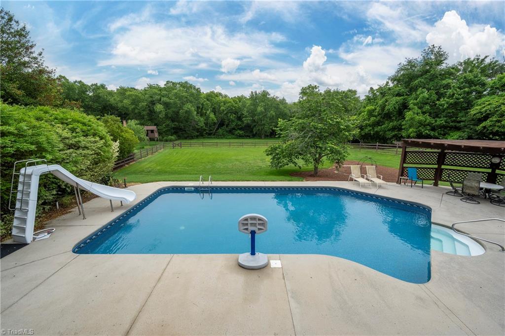 8056 Glengarriff Road Clemmons, NC 27012 - Photo 8 of 50 Gallery Image 8
