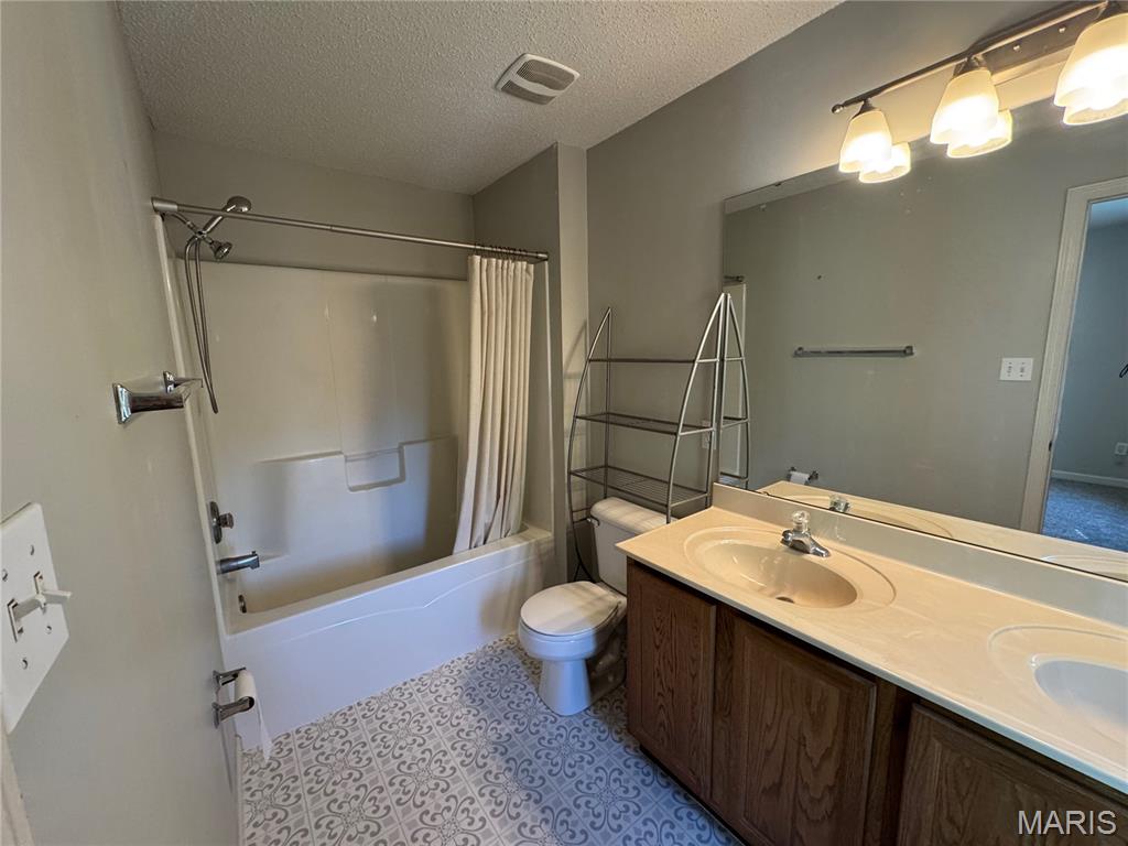 3245 Domain Street St. Charles, MO 63301 - Photo 18 of 35