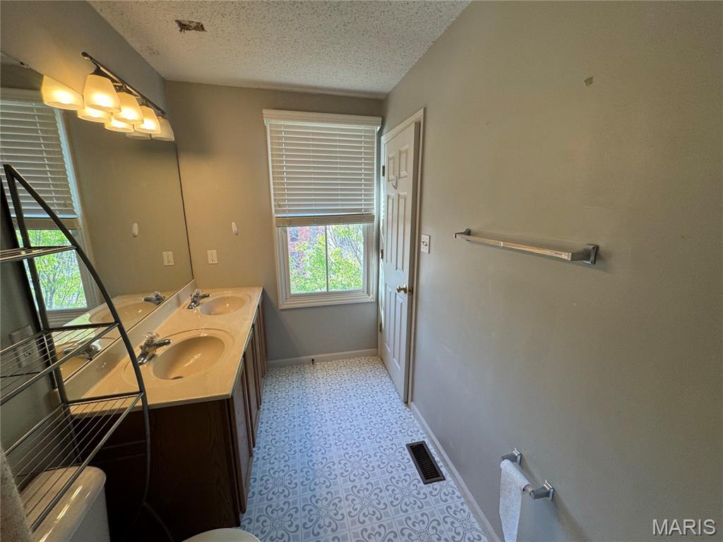 3245 Domain Street St. Charles, MO 63301 - Photo 19 of 35