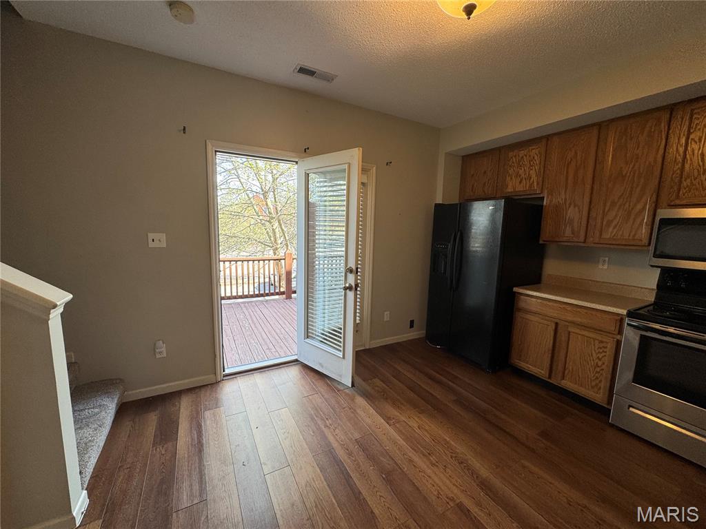 3245 Domain Street St. Charles, MO 63301 - Photo 9 of 35