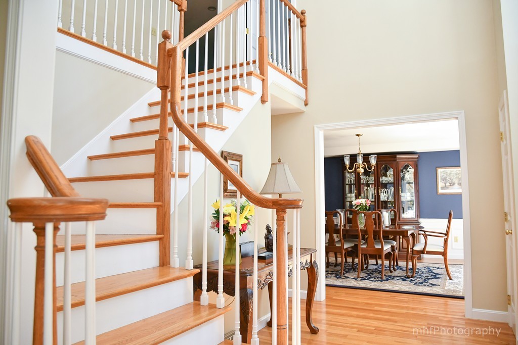 82 Cranberry Circle Sudbury, MA 01776 - Photo 7 of 30 a view of entryway