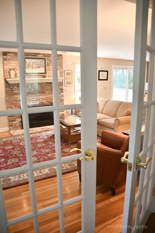 82 Cranberry Circle Sudbury, MA 01776 - Photo 9 of 30 a living room with furniture