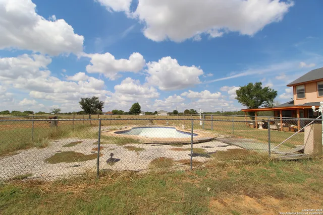 $465,000 | 246 Collins Hill Road, Lytle, TX 78052