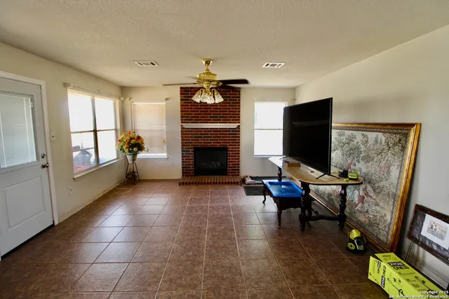 $465,000 | 246 Collins Hill Road, Lytle, TX 78052