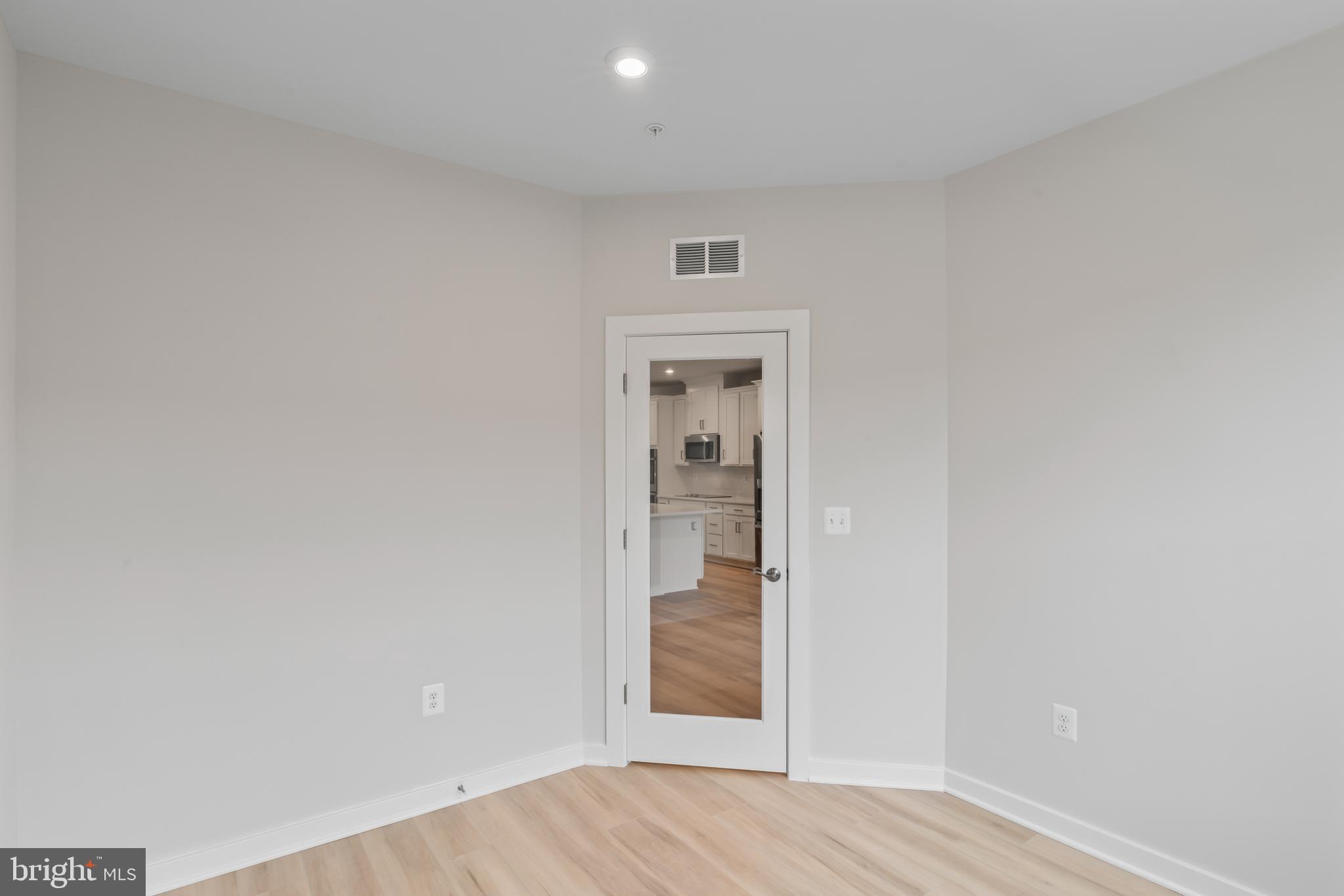 2152 Glacier Road, Unit 66 Herndon, VA 20170 - Photo 19 of 50 a view of an empty room