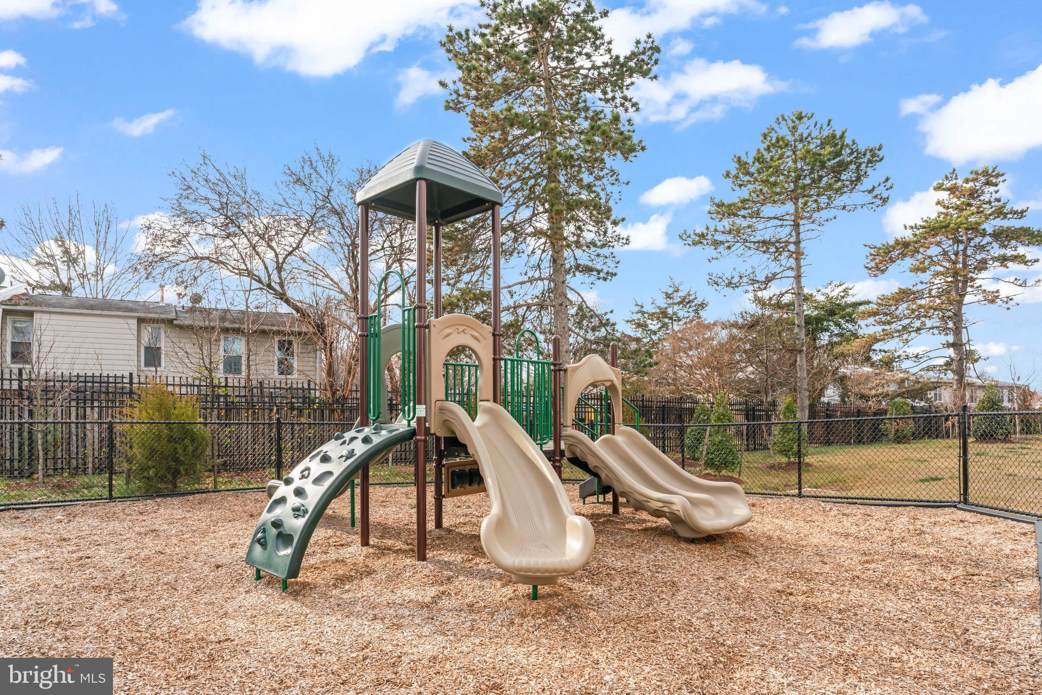 2152 Glacier Road, Unit 66 Herndon, VA 20170 - Photo 44 of 50 a view of outdoor space with entertaining space