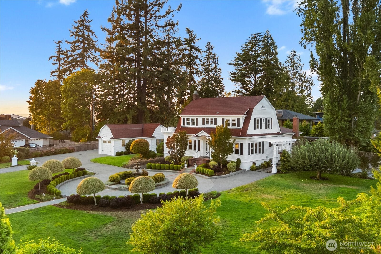 209 Caspers Street Edmonds, WA 98020 - Photo 4 of 40 Gallery Image 4