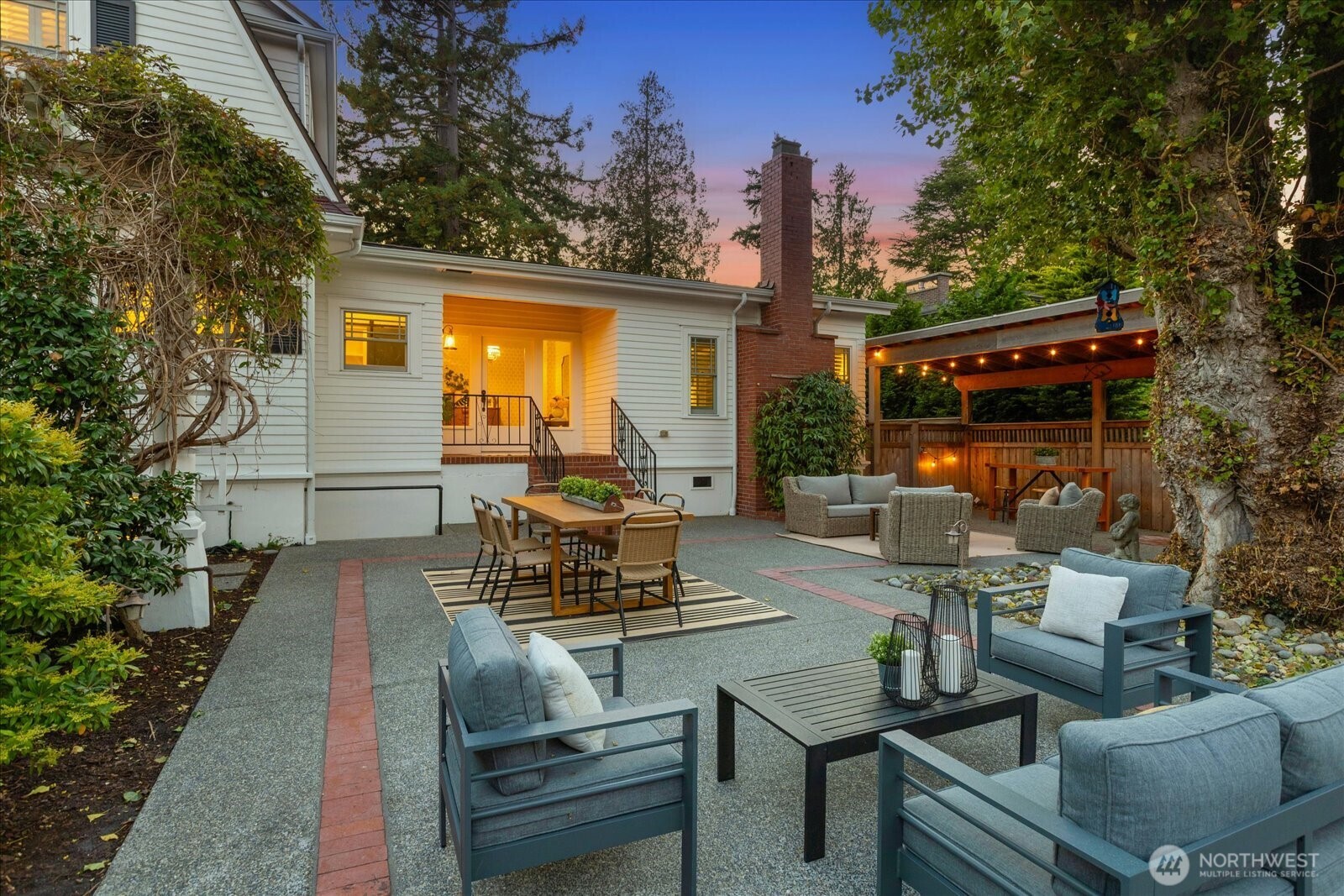 209 Caspers Street Edmonds, WA 98020 - Photo 6 of 40 Gallery Image 6