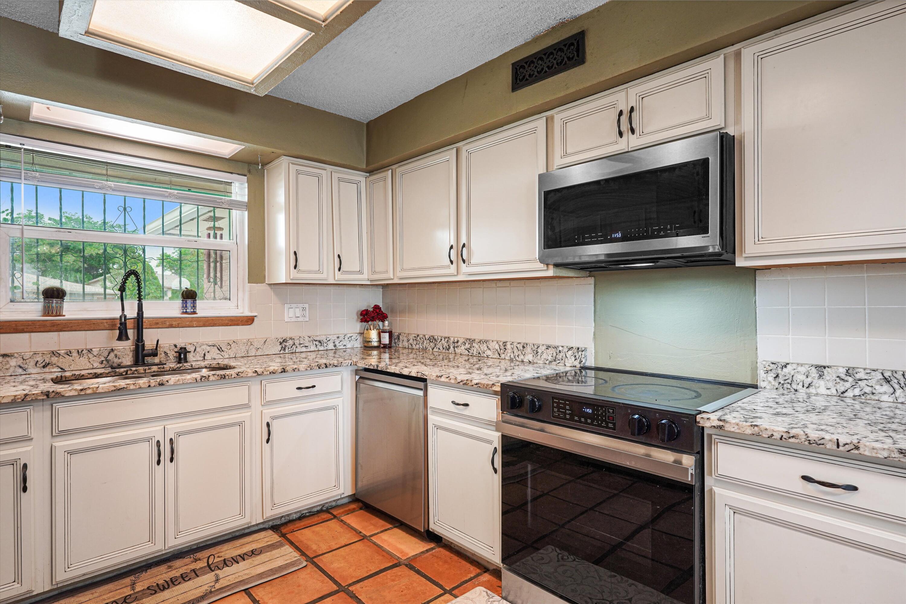 3720 Big Bend Road Northeast Albuquerque, NM 87111 - Photo 10 of 43 Gallery Image 10