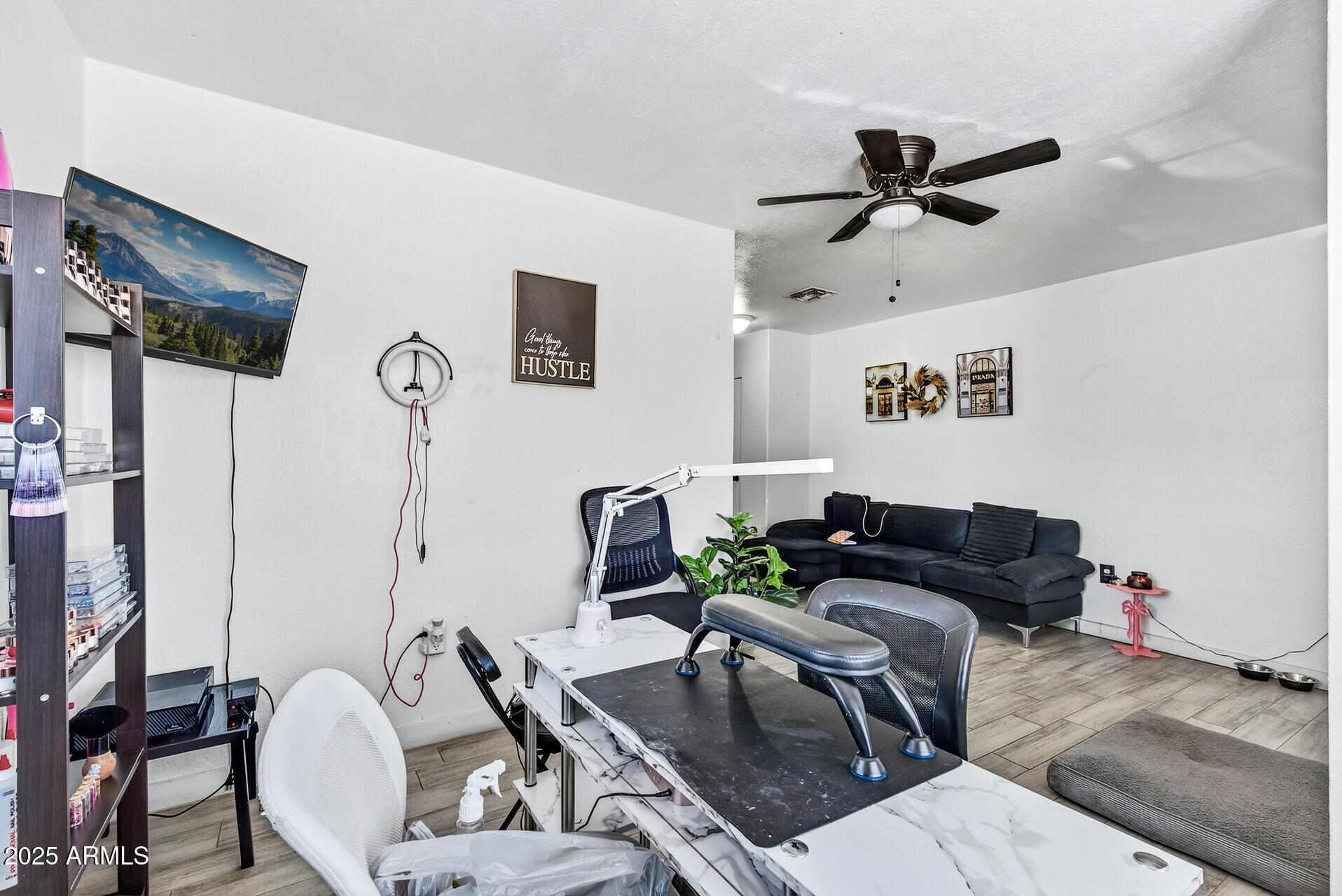 107 West 11th Street Casa Grande, AZ 85122 - Photo 26 of 45 a living room with furniture