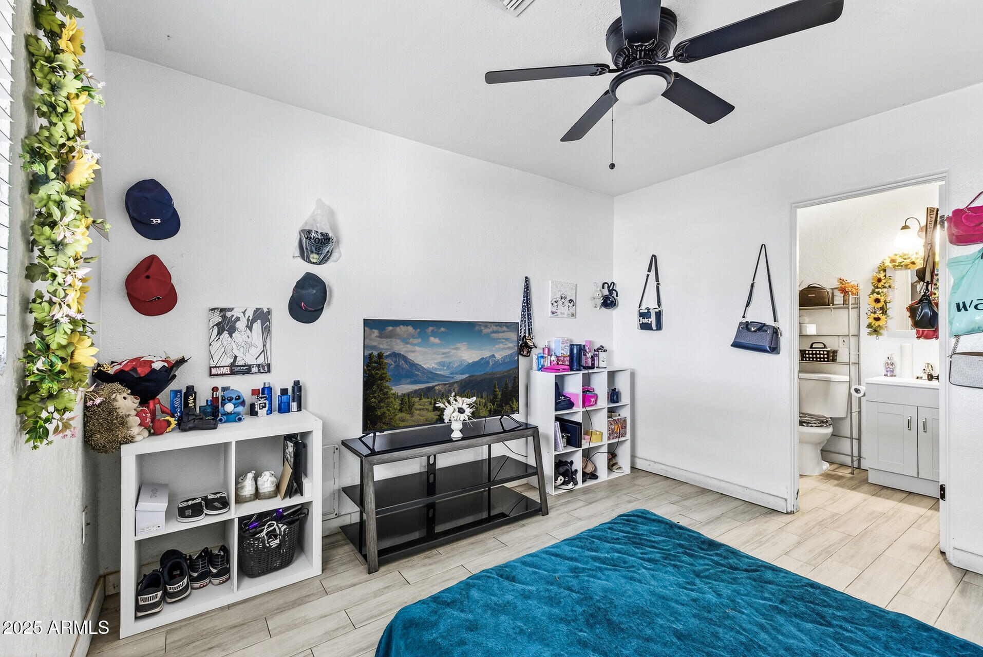 107 West 11th Street Casa Grande, AZ 85122 - Photo 36 of 45 a living room with furniture and a flat screen tv