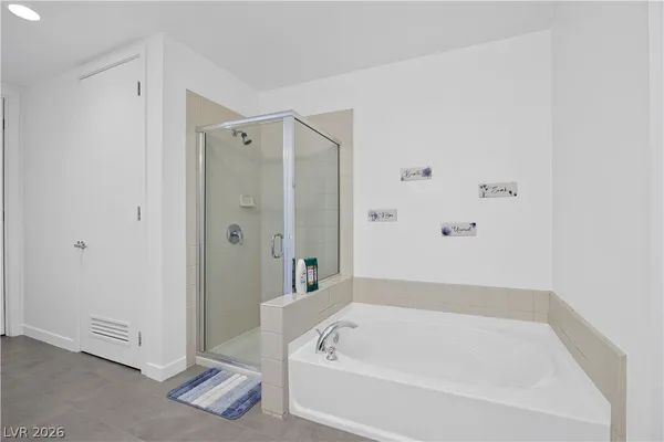 $2,150 | 353 East Bonneville Avenue, Unit 505, Las Vegas, NV 89101