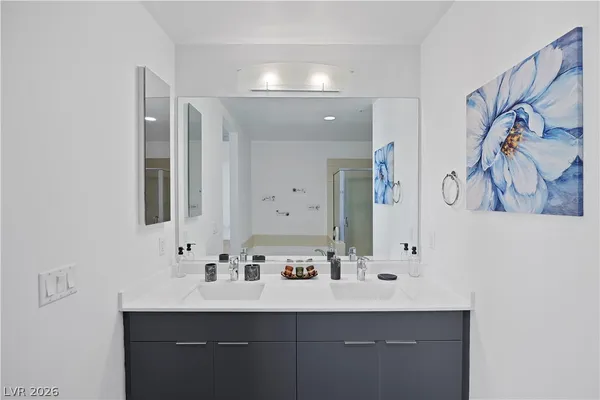 $2,150 | 353 East Bonneville Avenue, Unit 505, Las Vegas, NV 89101