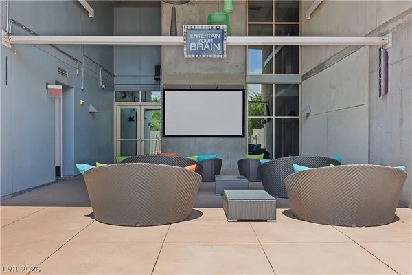 $2,150 | 353 East Bonneville Avenue, Unit 505, Las Vegas, NV 89101