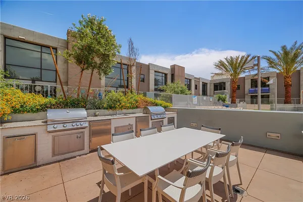 $2,150 | 353 East Bonneville Avenue, Unit 505, Las Vegas, NV 89101