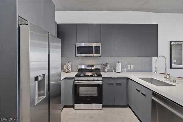 $2,150 | 353 East Bonneville Avenue, Unit 505, Las Vegas, NV 89101