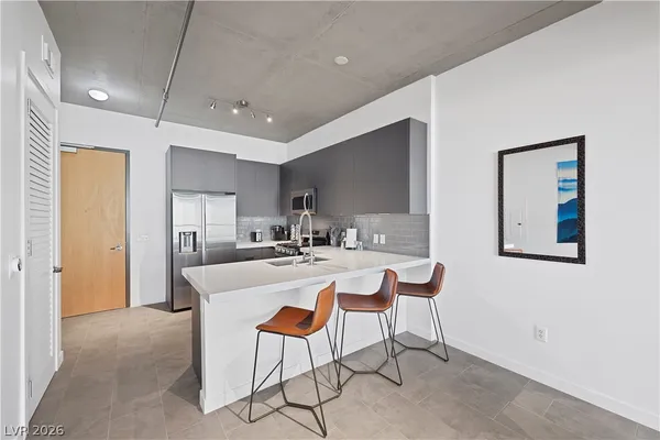 $2,150 | 353 East Bonneville Avenue, Unit 505, Las Vegas, NV 89101