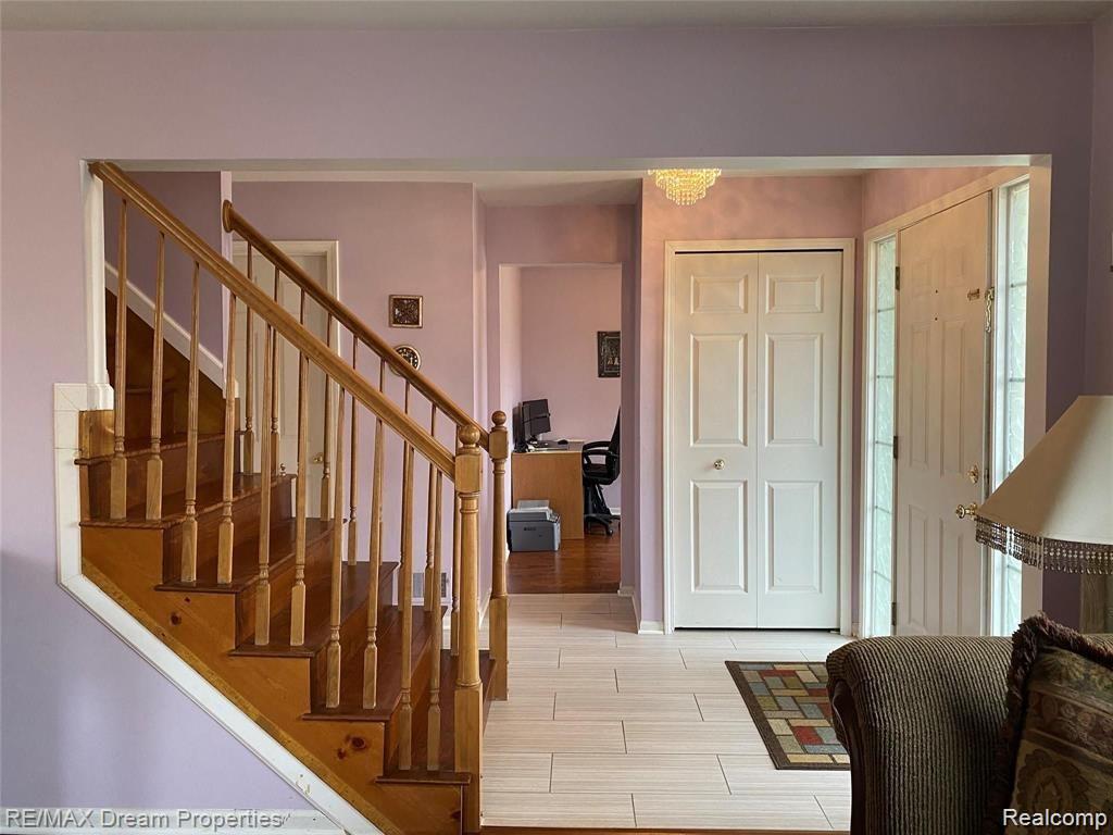 1011 Foothill Drive Canton, MI 48188 - Photo 15 of 35