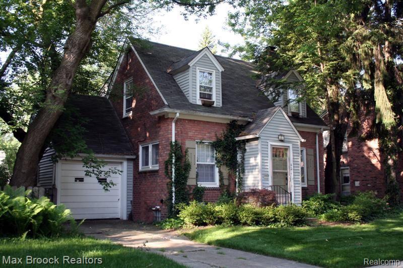 62 Amherst Road Pleasant Ridge, MI 48069 - Photo 1 of 8 Classic Colonial in Pleasant Rdg