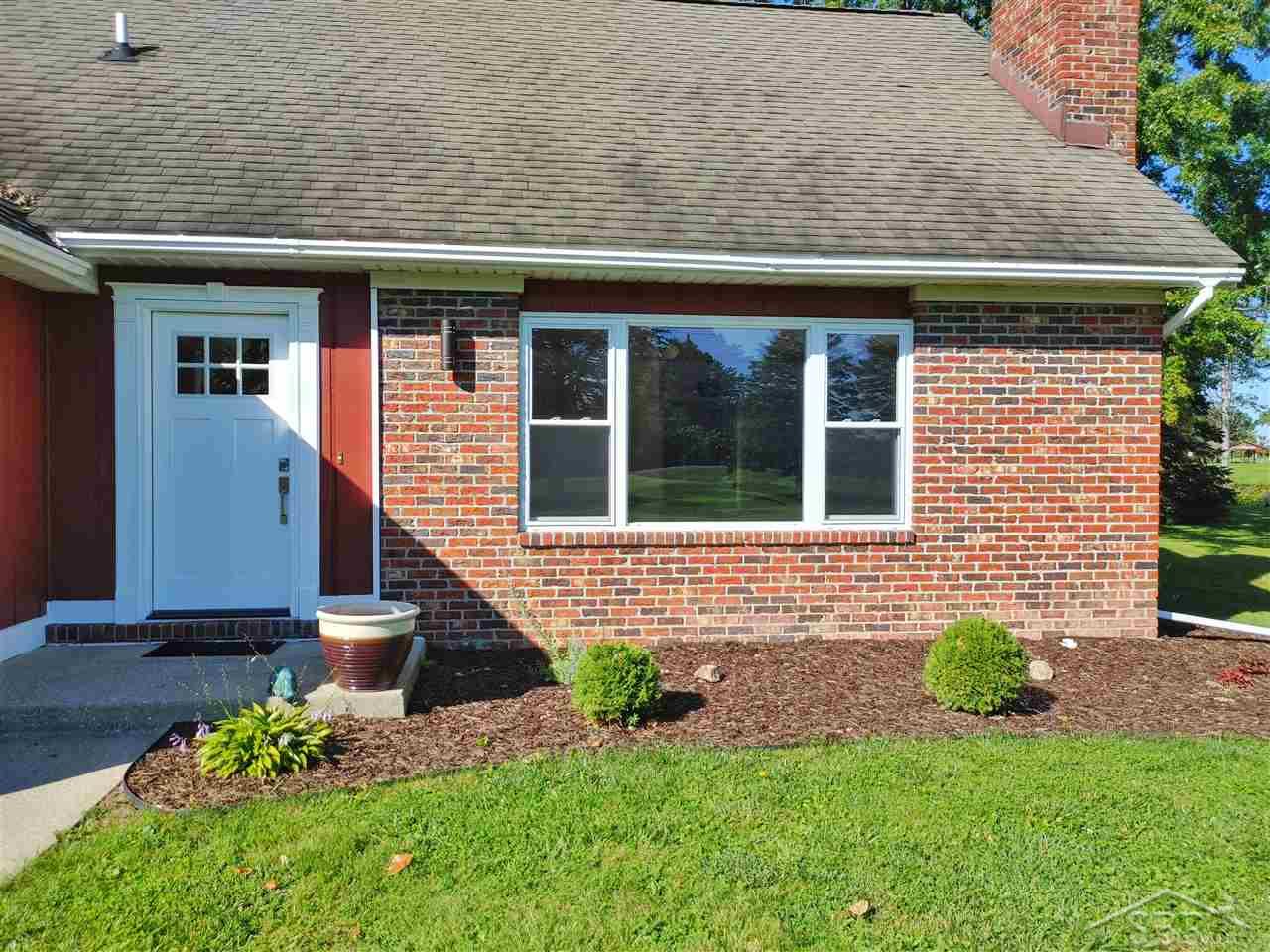 5825 Mackinaw Road Saginaw, MI 48604 - Photo 11 of 70 50057641-10.JPG